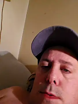 HeteroHotGuy1 online show from 02-02-25, 12:19