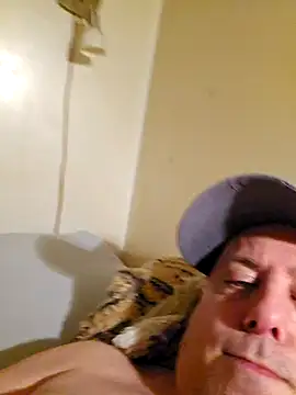 HeteroHotGuy1 online show from 02-11-25, 05:37