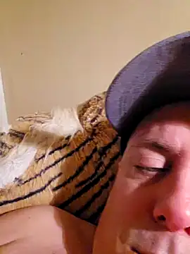 HeteroHotGuy1 online show from 02-14-25, 03:54