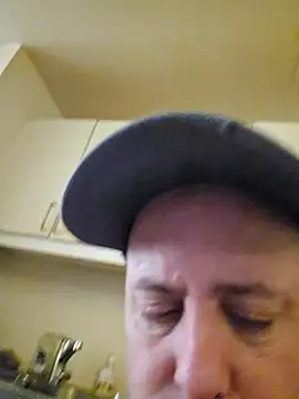 HeteroHotGuy1 online show from 02-14-25, 02:44