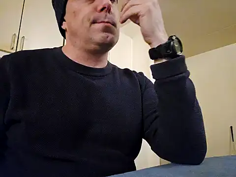 HeteroHotGuy1 online show from 02-17-25, 04:09