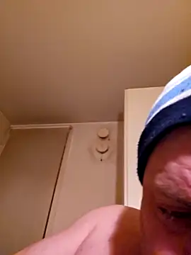 HeteroHotGuy1 online show from 03-06-25, 12:32