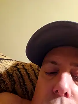 HeteroHotGuy1 online show from 03-21-25, 01:56