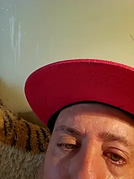 HeteroHotGuy1 online show from 09-17-25, 07:21