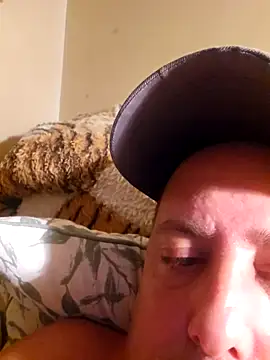 HeteroHotGuy1 online show from 09-28-25, 10:59