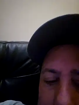 HeteroHotGuy1 online show from 09-29-25, 10:58