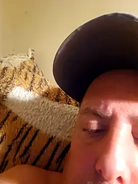 HeteroHotGuy1 online show from 10-03-25, 08:50