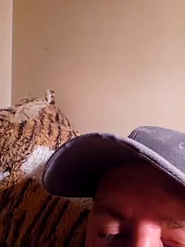 HeteroHotGuy1 online show from 10-05-25, 12:42