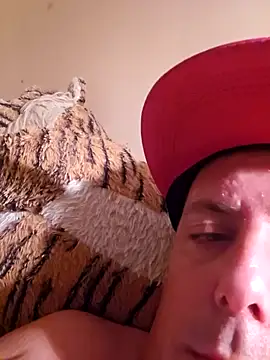 HeteroHotGuy1 online show from 10-10-25, 10:42