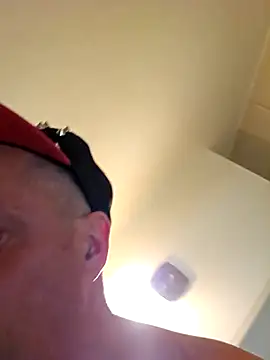 HeteroHotGuy1 online show from 10-16-25, 01:34