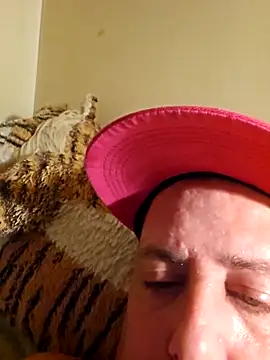 HeteroHotGuy1 online show from 10-21-25, 09:26