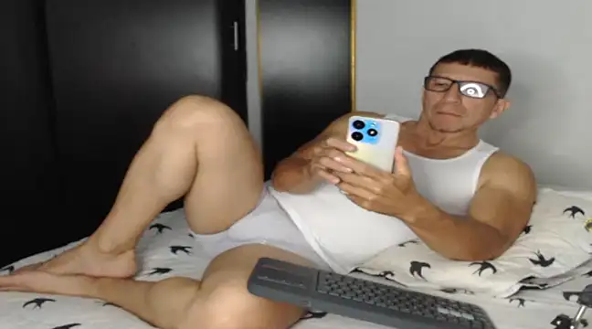 Snapshot of KALE_19 chatting on 03-06-25, 12:43 KALE 19 online show from 03-06-25, 12:43