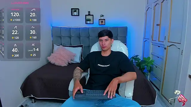 Snapshot of Damian23__ chatting on 01-30-25, 12:27 Damian23 online show from 01-30-25, 12:27