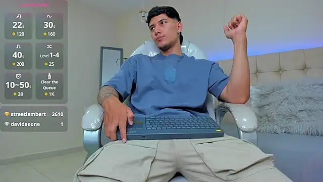 Snapshot of Damian23__ chatting on 02-22-25, 04:19 Damian23 online show from 02-22-25, 04:19