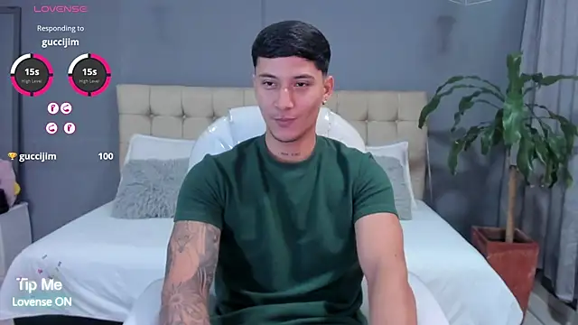 Snapshot of Damian23__ chatting on 09-12-25, 10:26 Damian23 online show from 09-12-25, 10:26