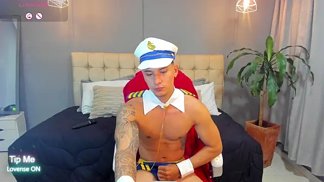 Snapshot of Damian23__ chatting on 10-22-25, 10:48 Damian23 online show from 10-22-25, 10:48