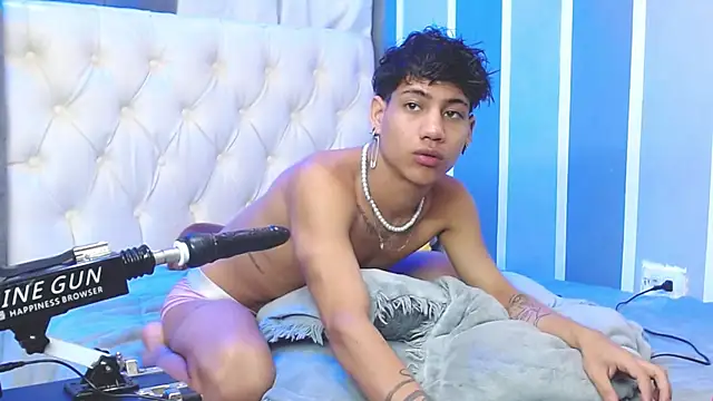 Sexys Boys Hot1 online show from 12-17-24, 05:18