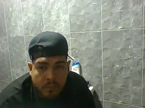 Snapshot of granslam_ chatting on 11-18-25, 08:35 granslam online show from 11-18-25, 08:35