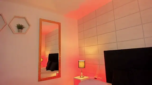 Christine Laam online show from 11-11-25, 12:16