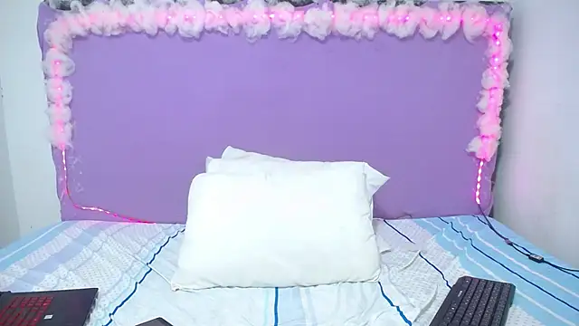 Amberhernandez online show from 01-14-25, 03:43