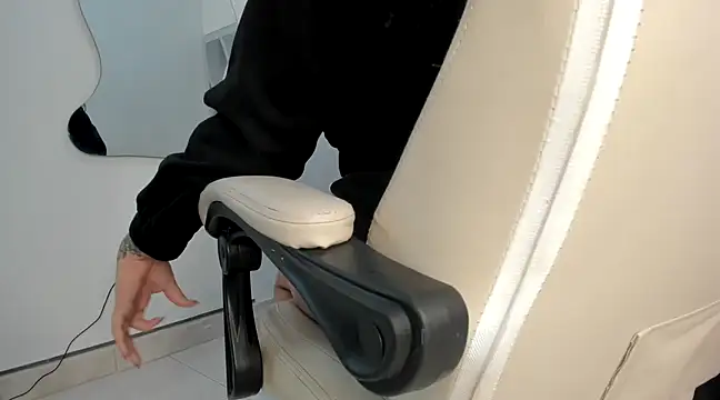 Sofia-candyht online show from 01-15-25, 12:19