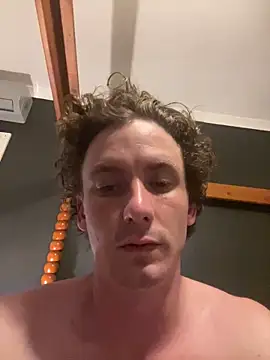 Snapshot of bradleyjamesmc chatting on 01-06-25, 07:35 bradleyjamesmc online show from 01-06-25, 07:35