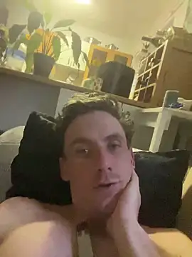 Snapshot of bradleyjamesmc chatting on 02-13-25, 04:28 bradleyjamesmc online show from 02-13-25, 04:28