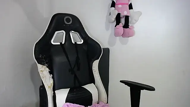 bulma milk online show from 10-15-25, 03:06