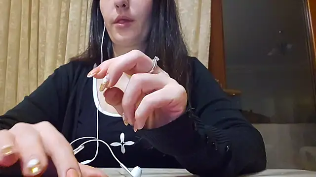 AlejandraDelaney online show from 12-30-24, 10:12