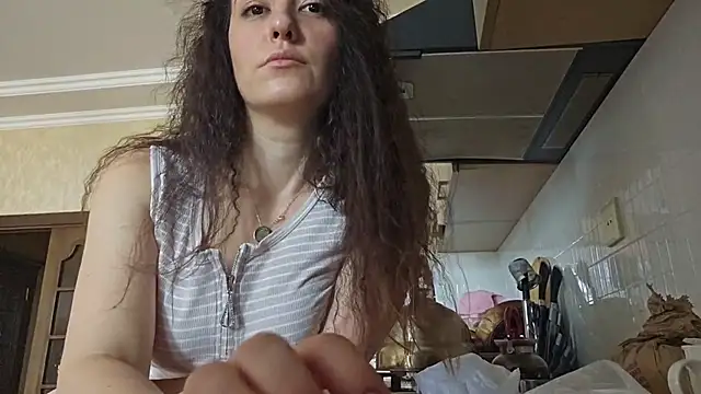 AlejandraDelaney online show from 10-19-25, 09:10