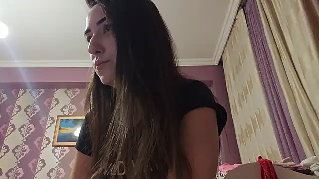 AlejandraDelaney online show from 12-22-25, 02:03