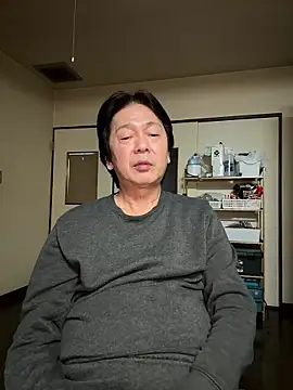 Snapshot of SaneService9 chatting on 12-18-25, 07:03 SaneService9 online show from 12-18-25, 07:03