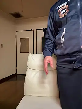 Snapshot of SaneService9 chatting on 02-05-26, 06:18 SaneService9 online show from 02-05-26, 06:18