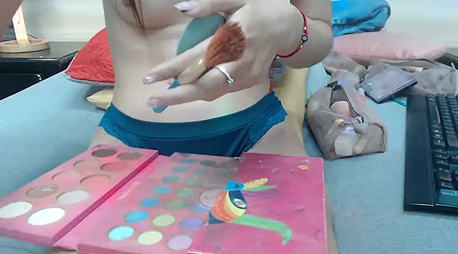 Snapshot of nahomibecker chatting on 02-04-25, 01:13 nahomibecker online show from 02-04-25, 01:13