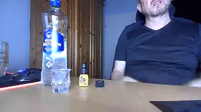 Snapshot of Tom_PP_cgn chatting on 01-07-25, 11:56 Tom PP cgn online show from 01-07-25, 11:56