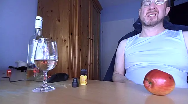 Snapshot of Tom_PP_cgn chatting on 02-27-25, 04:31 Tom PP cgn online show from 02-27-25, 04:31