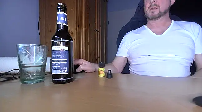 Snapshot of Tom_PP_cgn chatting on 03-04-25, 06:29 Tom PP cgn online show from 03-04-25, 06:29