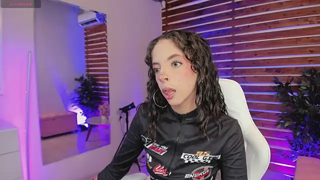 Sapphire Venuss online show from 02-20-26, 12:51