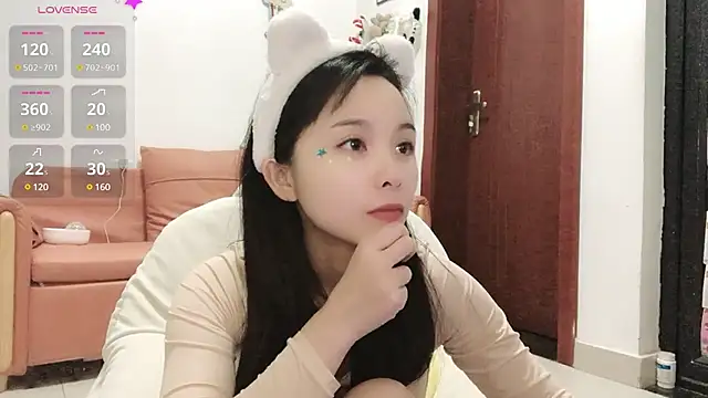 Snapshot of QQ88-99 chatting on 12-22-24, 02:27 QQ88-99 online show from 12-22-24, 02:27