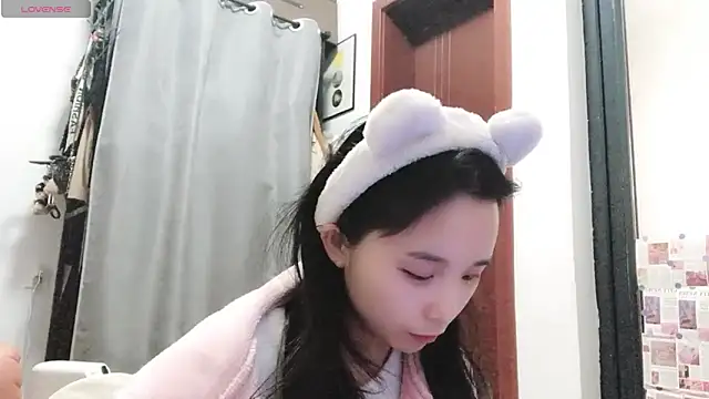 Snapshot of QQ88-99 chatting on 02-12-25, 05:47 QQ88-99 online show from 02-12-25, 05:47