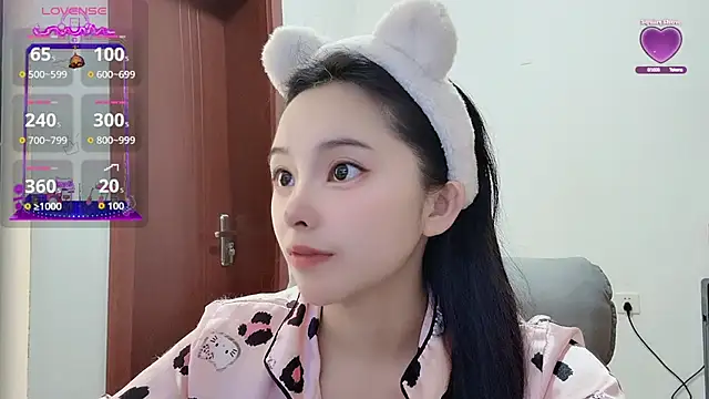 Snapshot of QQ88-99 chatting on 09-28-25, 02:28 QQ88-99 online show from 09-28-25, 02:28