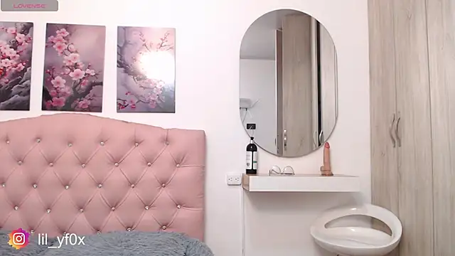 lily f00x online show from 01-13-26, 12:32