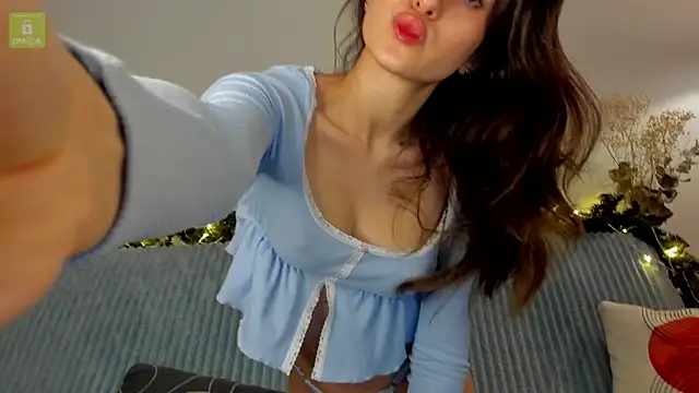 Snapshot of erika_hoiree chatting on 12-20-24, 11:58 erika hoiree online show from 12-20-24, 11:58