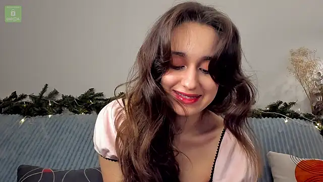 Snapshot of erika_hoiree chatting on 12-21-24, 10:19 erika hoiree online show from 12-21-24, 10:19