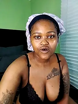 Snapshot of ThickPearlx23 chatting on 11-15-25, 04:10 ThickPearlx23 online show from 11-15-25, 04:10