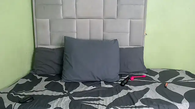 Snapshot of ThickPearlx23 chatting on 11-26-25, 06:36 ThickPearlx23 online show from 11-26-25, 06:36