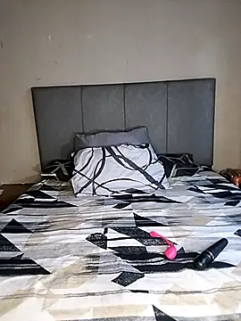 Snapshot of ThickPearlx23 chatting on 02-08-26, 06:39 ThickPearlx23 online show from 02-08-26, 06:39