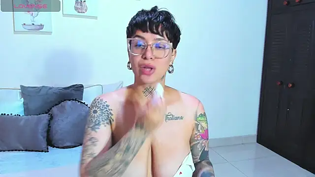 Snapshot of KatInk chatting on 12-04-24, 08:18 KatInk online show from 12-04-24, 08:18