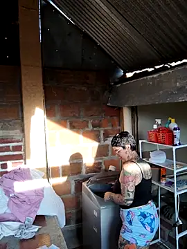 Snapshot of KatInk chatting on 10-02-25, 12:12 KatInk online show from 10-02-25, 12:12