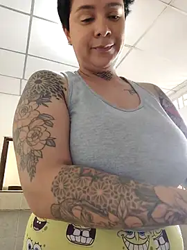 Snapshot of KatInk chatting on 10-04-25, 01:09 KatInk online show from 10-04-25, 01:09